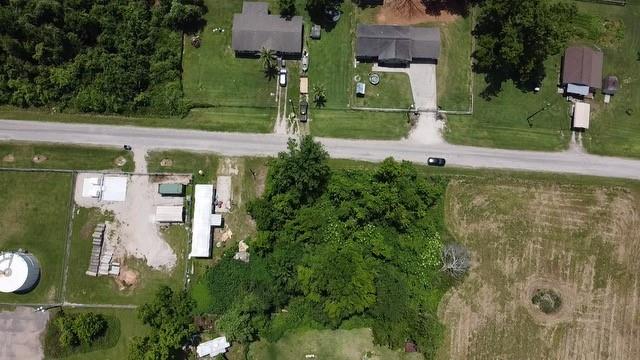 Alaska Drive, Angleton, Texas image 2