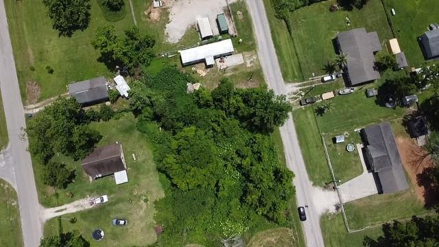 Alaska Drive, Angleton, Texas image 1