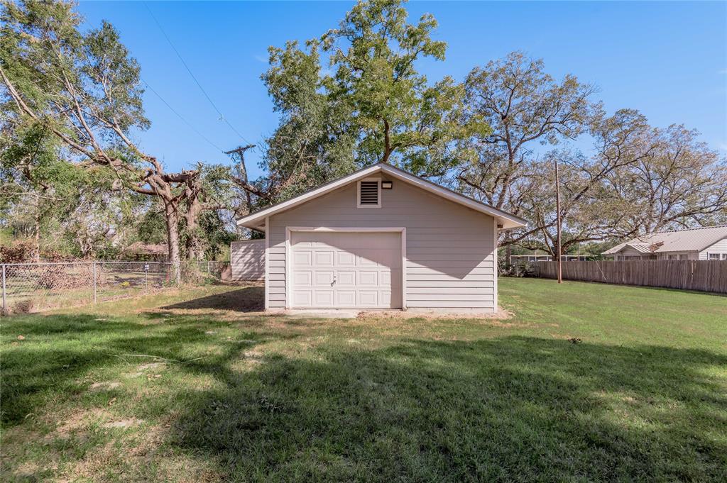 891 W 1st Street, Groveton, Texas image 38