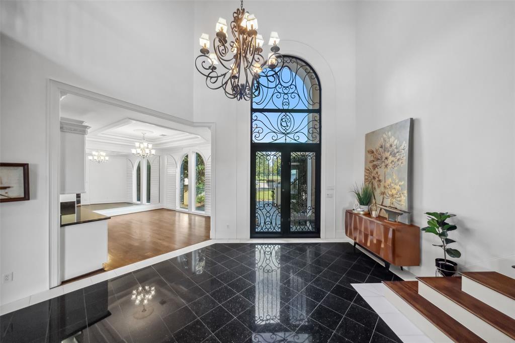 12352 White Oak Pointe