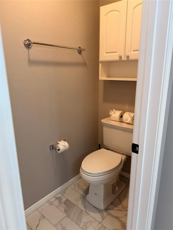 1927 Pinewood Court Drive, Baytown, Texas image 23