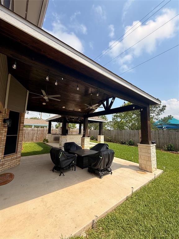1927 Pinewood Court Drive, Baytown, Texas image 31