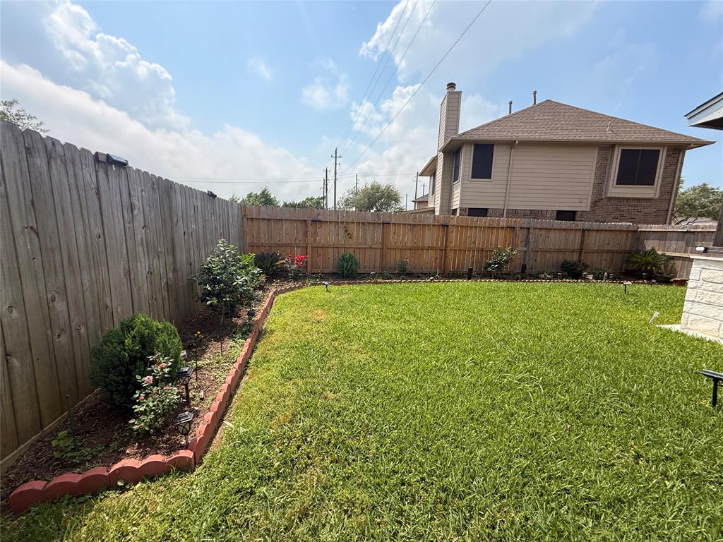 1927 Pinewood Court Drive, Baytown, Texas image 36