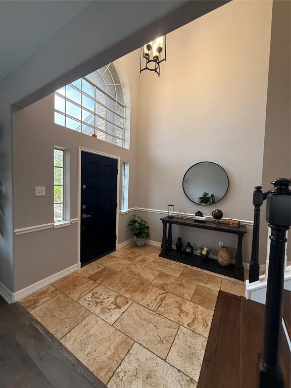 1927 Pinewood Court Drive, Baytown, Texas image 3