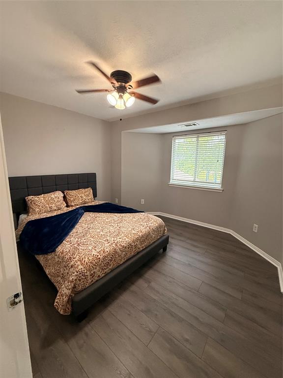 1927 Pinewood Court Drive, Baytown, Texas image 26
