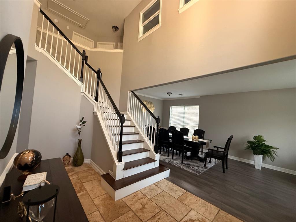 1927 Pinewood Court Drive, Baytown, Texas image 5