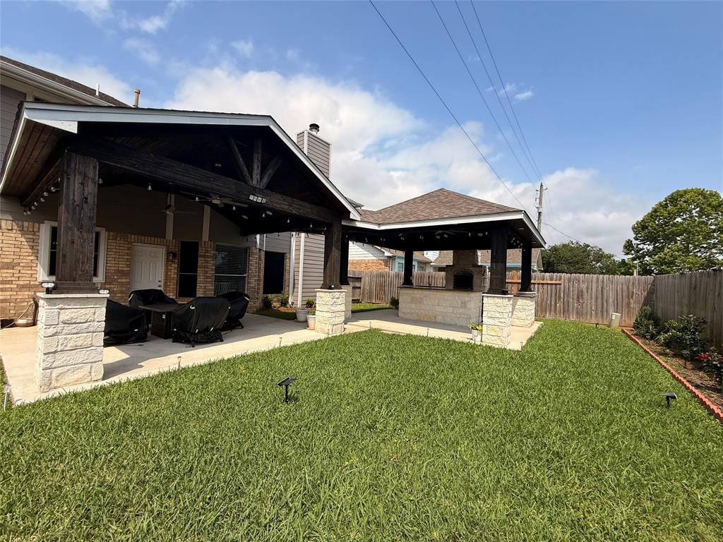1927 Pinewood Court Drive, Baytown, Texas image 34