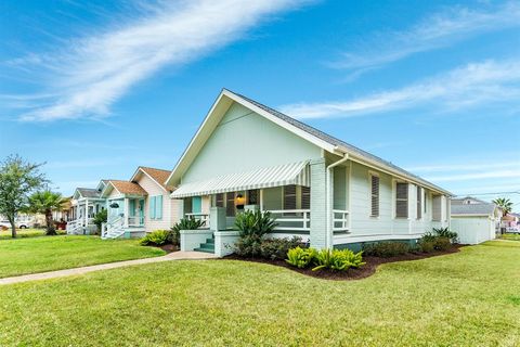 Single Family Residence in Galveston TX 5102 Avenue P 34.jpg