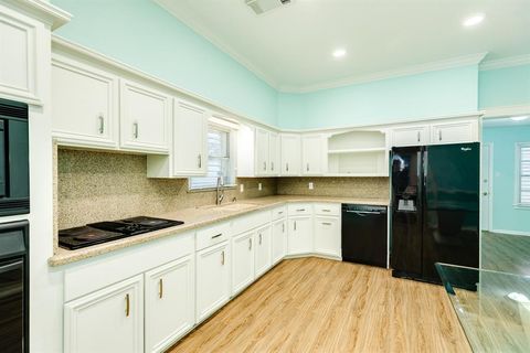 Single Family Residence in Galveston TX 5102 Avenue P 11.jpg