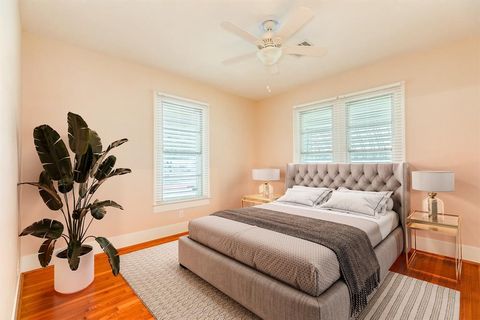 Single Family Residence in Galveston TX 5102 Avenue P 14.jpg