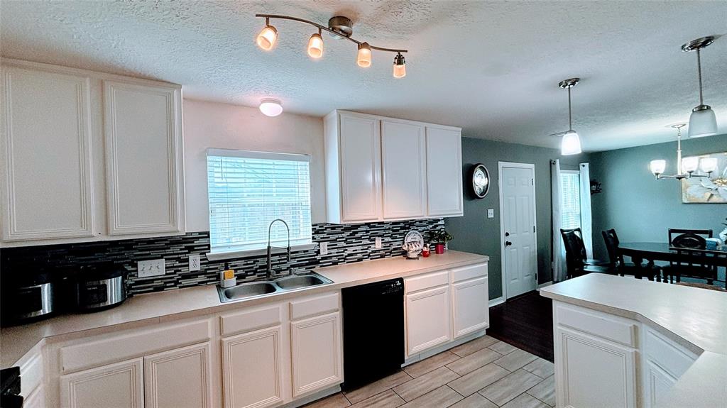 2911 Ribbon Creek Way, Spring, Texas image 12