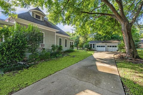 A home in Schulenburg