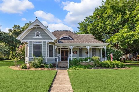 A home in Schulenburg