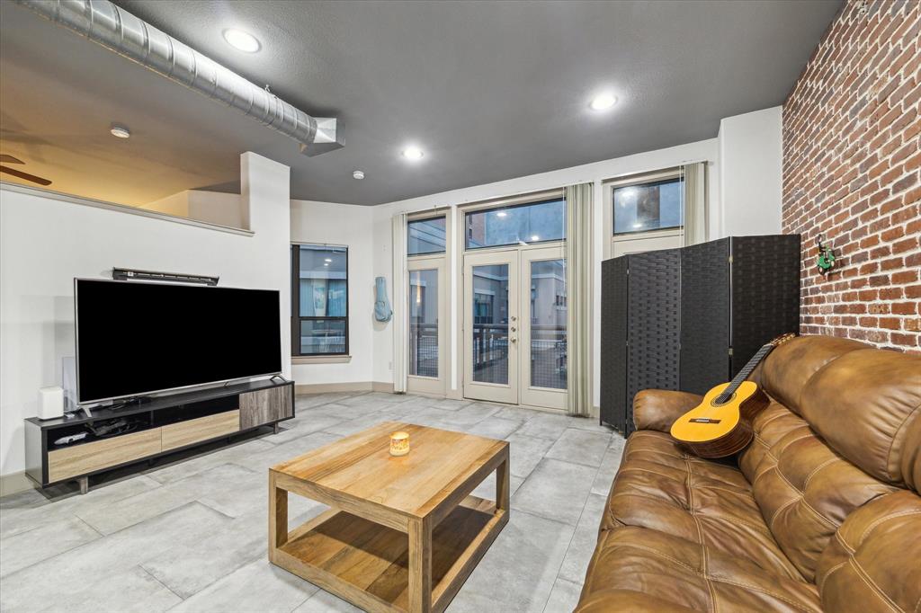 1901 Post Oak Boulevard 4304