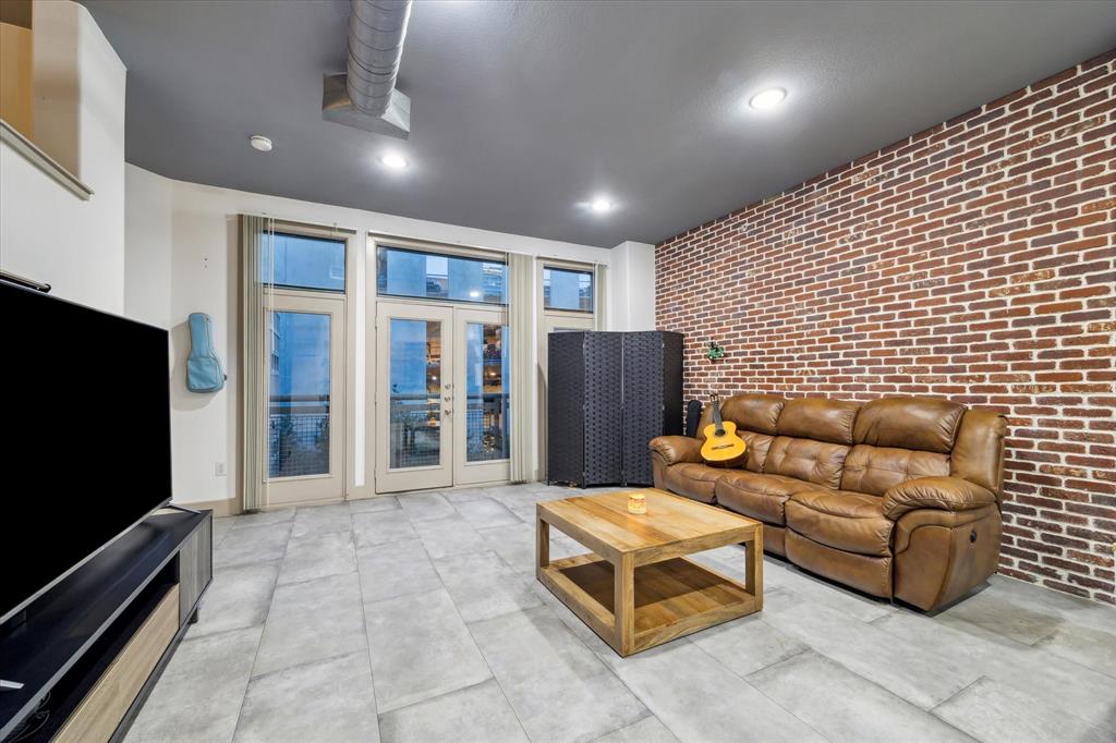 1901 Post Oak Boulevard 4304