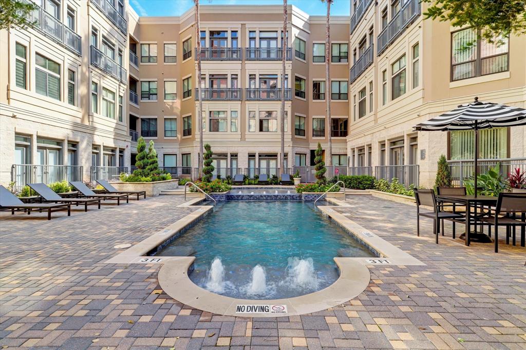1901 Post Oak Boulevard 4304