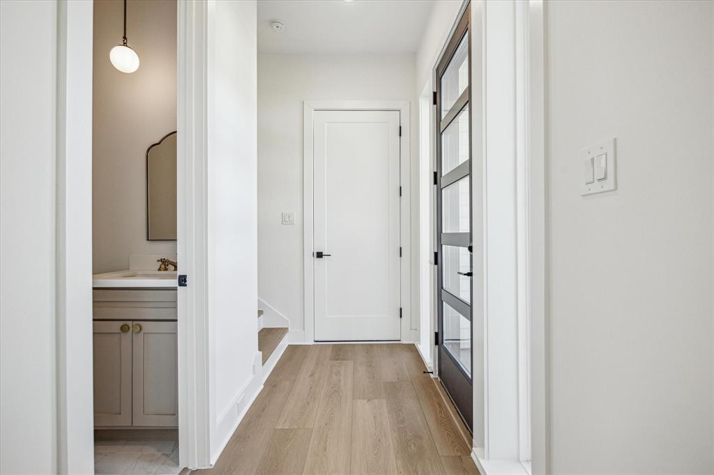 1201 E 27th Street, Houston, Texas image 10