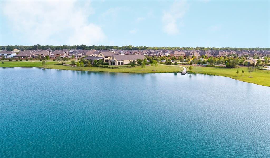 10910 Crescent Spring Drive, Missouri City, Texas image 20