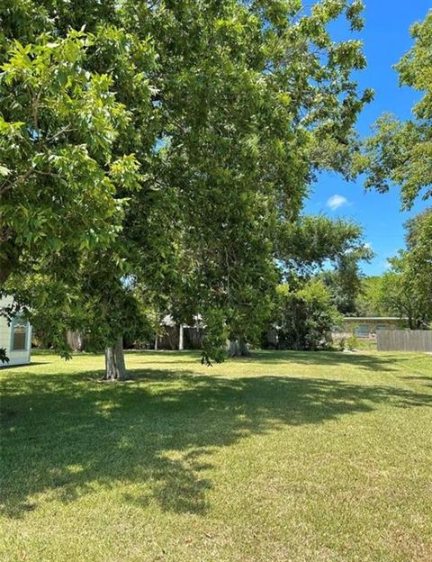 A home in Angleton