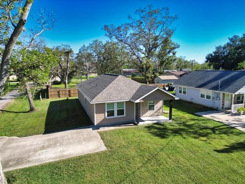 A home in Brazoria