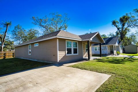 A home in Brazoria