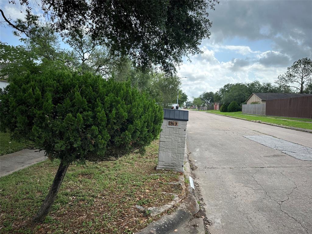 16203 Rapidcreek Drive, Houston, Texas image 13