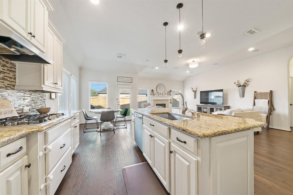 2935 Dawn Haven Lane, Pearland, Texas image 12