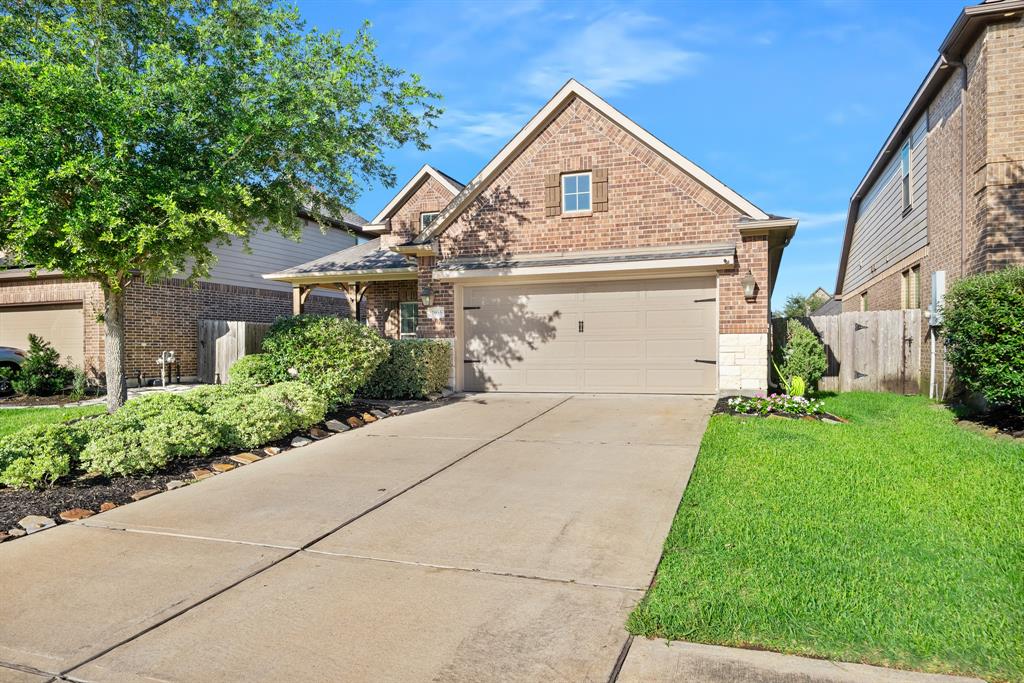 2935 Dawn Haven Lane, Pearland, Texas image 1