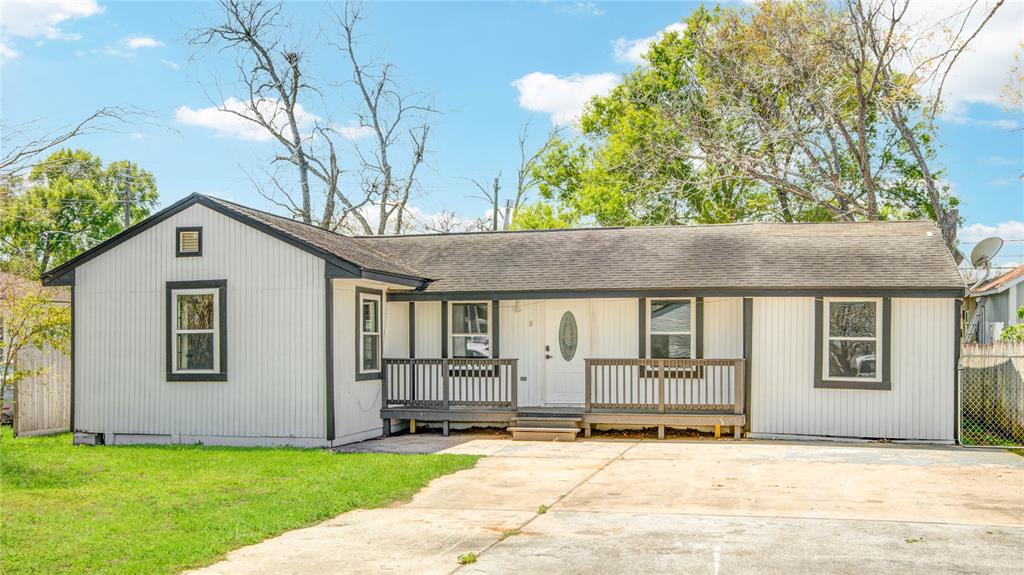 418 S Kansas Street, La Porte, Texas image 2