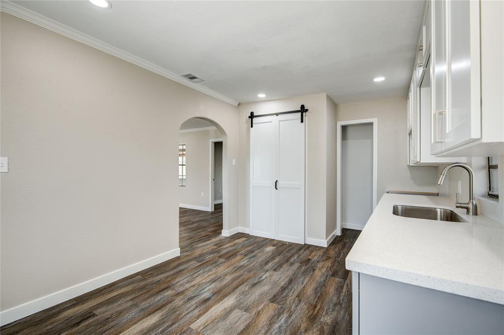 418 S Kansas Street, La Porte, Texas image 4