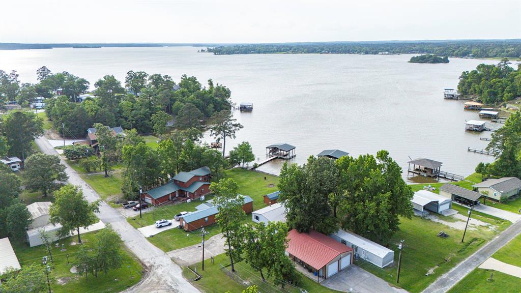 737 Lake Shore Drive, Trinity, Texas image 6