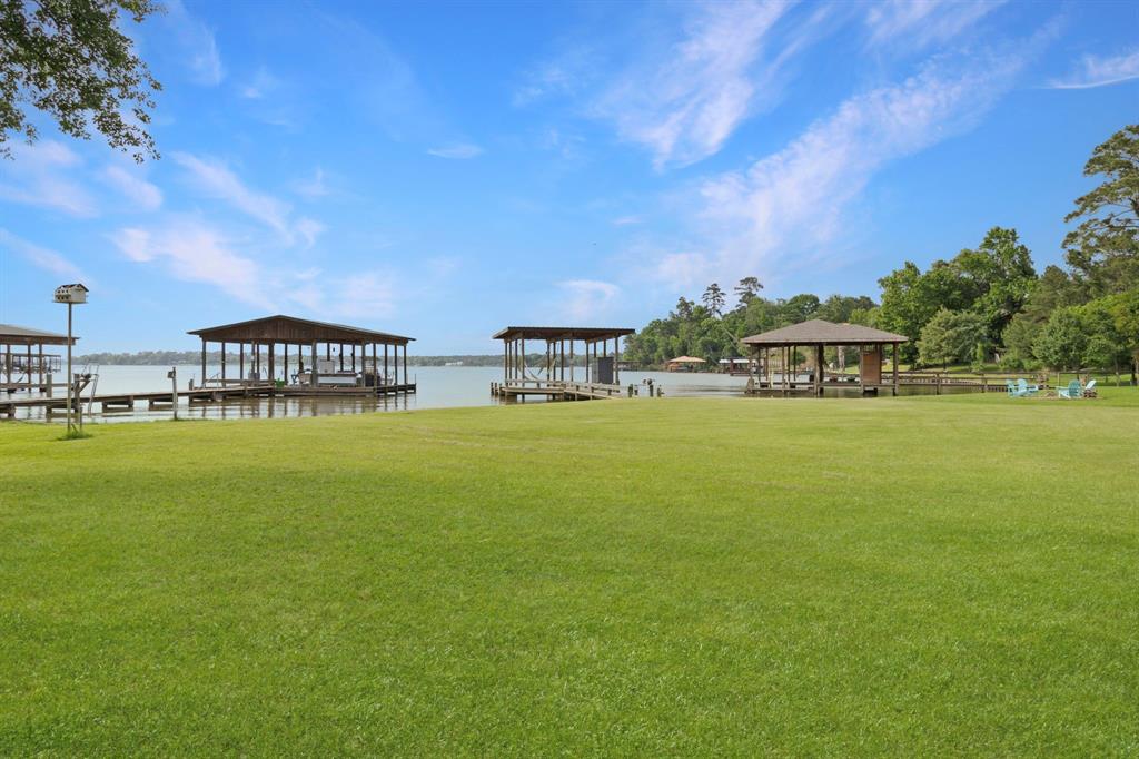 737 Lake Shore Drive, Trinity, Texas image 8
