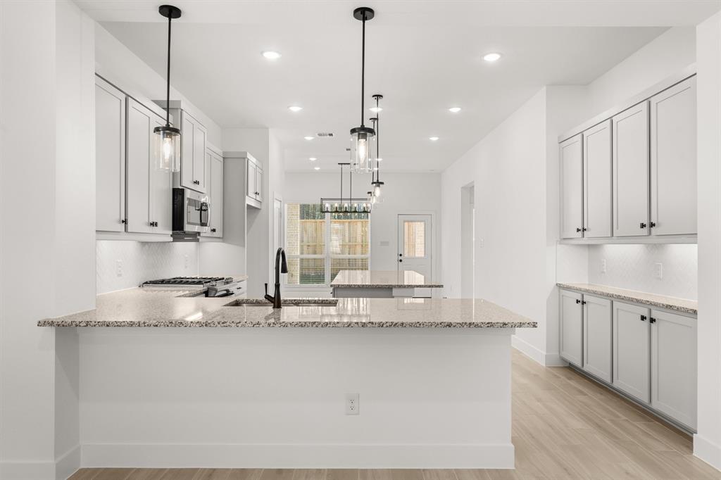 13038 Brookwood Bend Lane, Conroe, Texas image 4