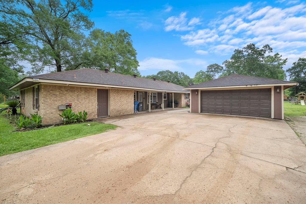 23114 Laura, New Caney, Texas image 2
