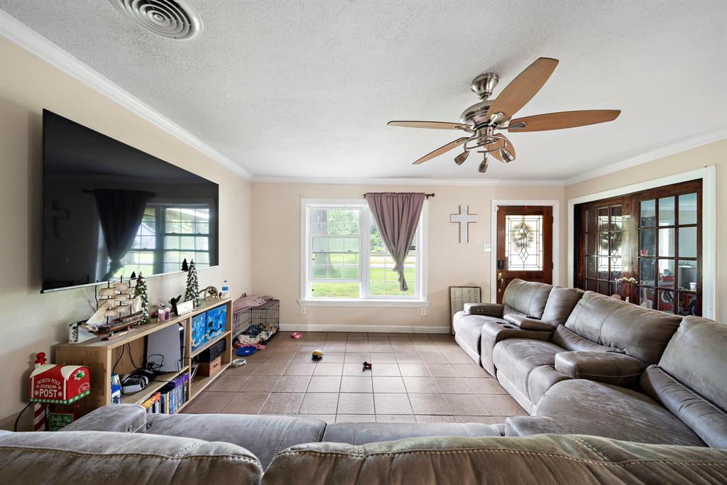 23114 Laura, New Caney, Texas image 4