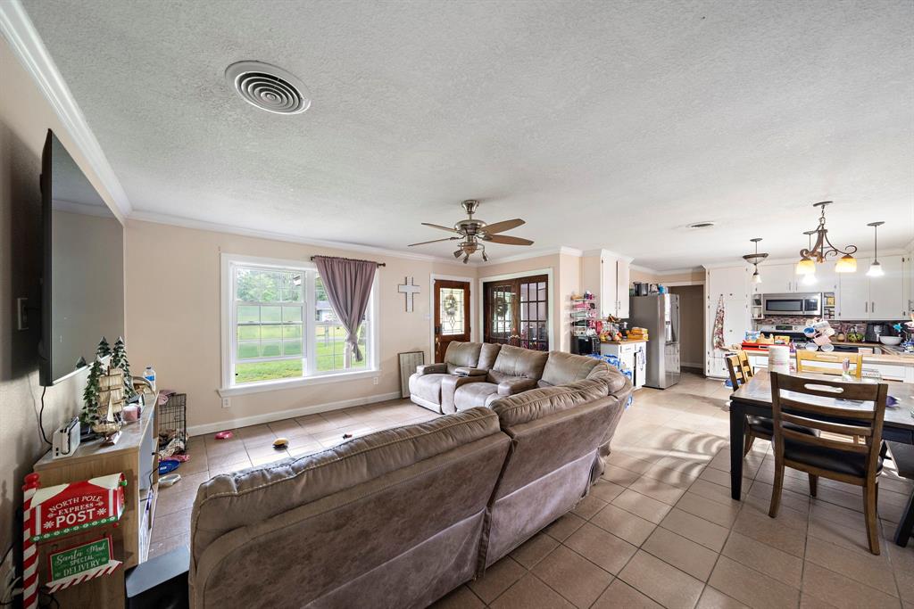 23114 Laura, New Caney, Texas image 3