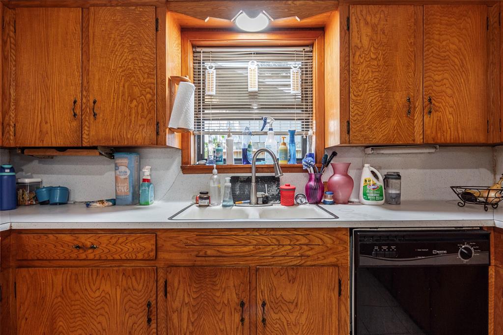 4112 Pine Shadows Street, Dickinson, Texas image 5