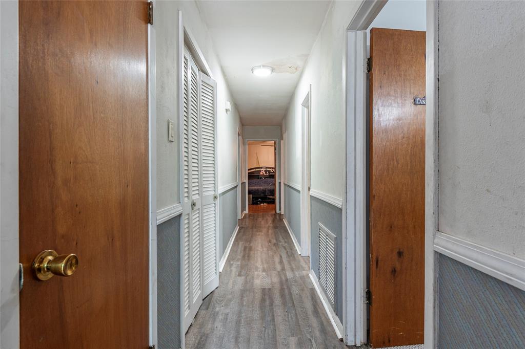 4112 Pine Shadows Street, Dickinson, Texas image 3