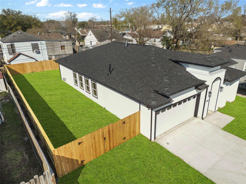 909 Live Oak Street, Pasadena, Texas image 2