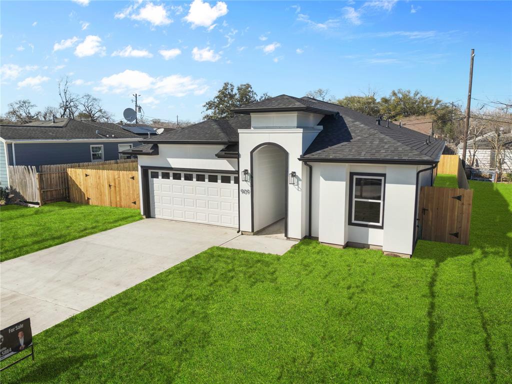 909 Live Oak Street, Pasadena, Texas image 3