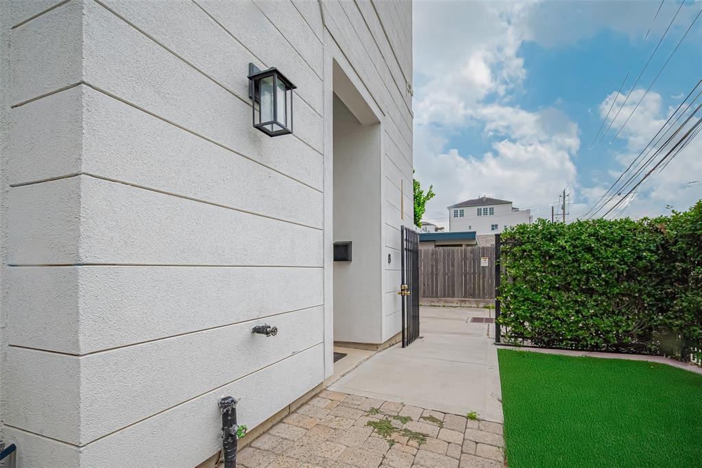 4318 E Center Street, Houston, Texas image 3
