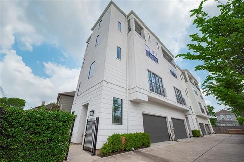 Photo of 4318 E Center Street, Houston, TX 77007 (MLS # 37527534)