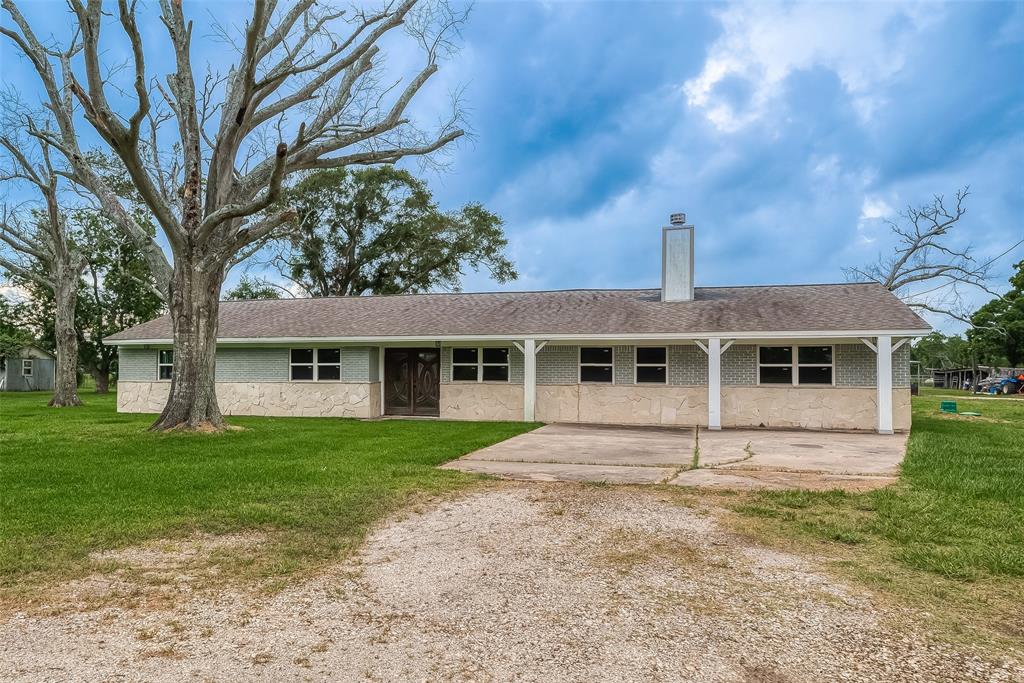 2424 County Road 288, Angleton, Texas image 3