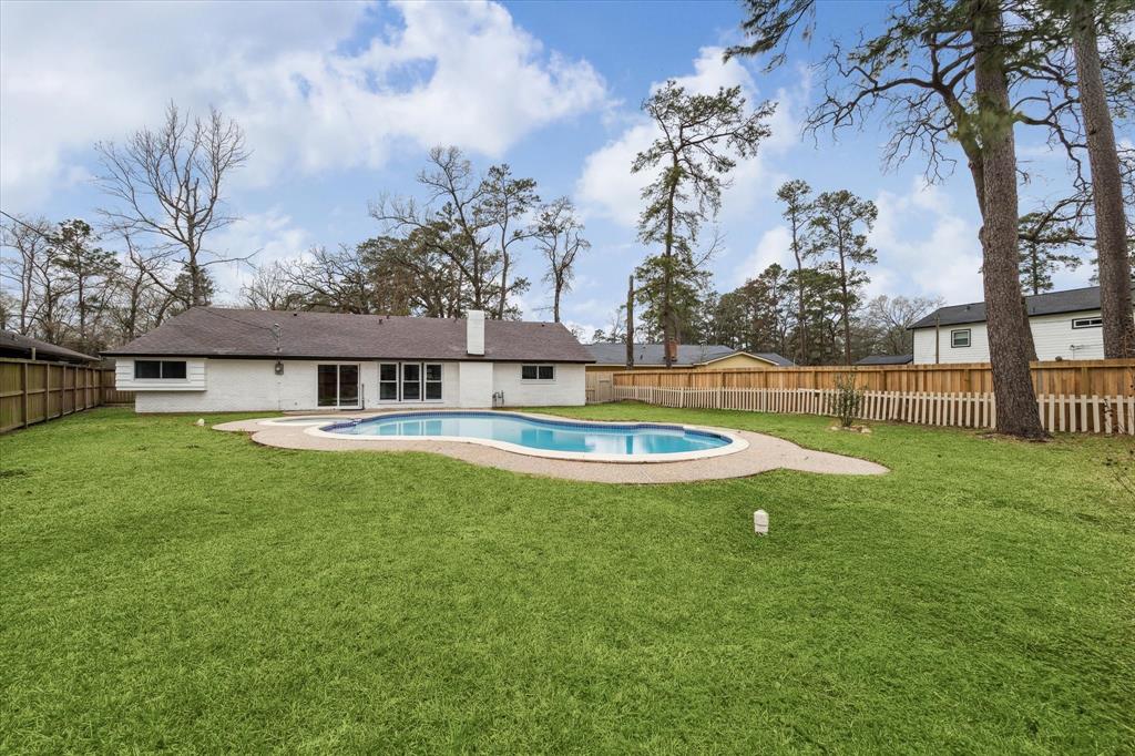 1210 Burning Tree Road, Kingwood, Texas image 32