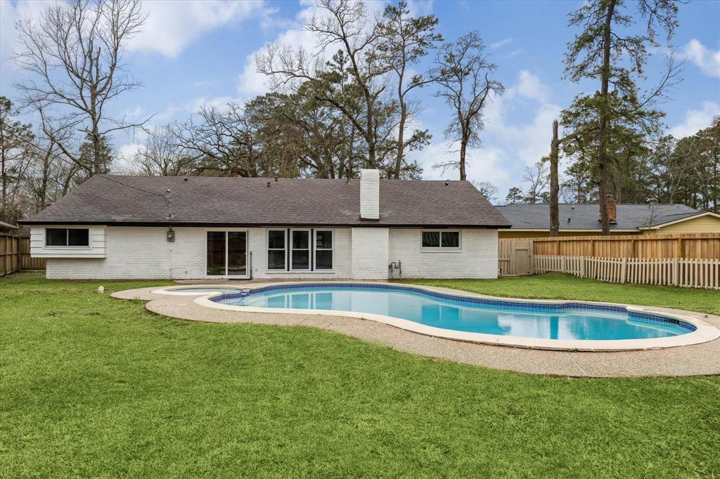 1210 Burning Tree Road, Kingwood, Texas image 6