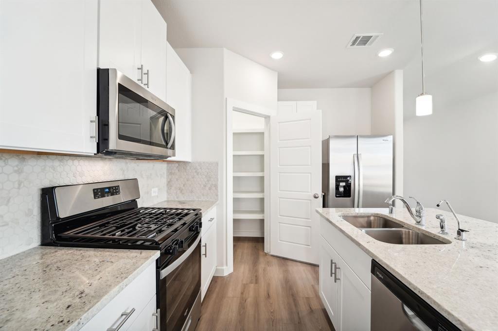 1650 Shae Oak Lane, Conroe, Texas image 7