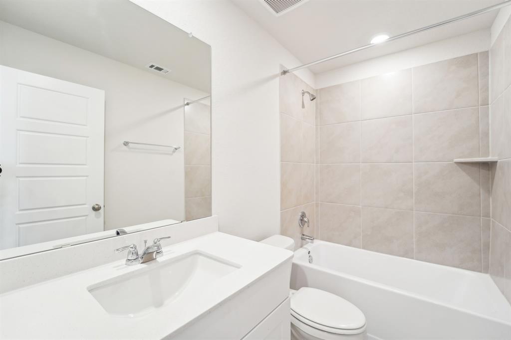 1650 Shae Oak Lane, Conroe, Texas image 17