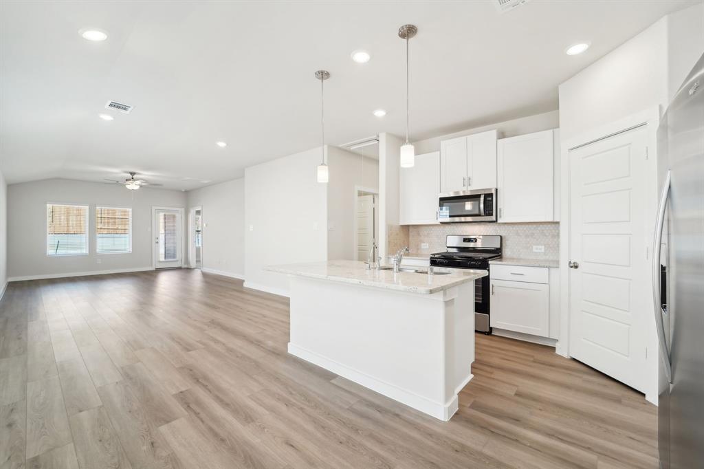 1650 Shae Oak Lane, Conroe, Texas image 5