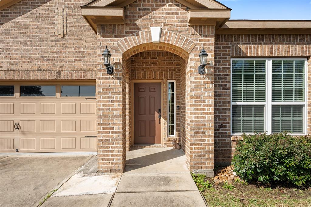 32503 Decker Creek Drive, Pinehurst, Texas image 2