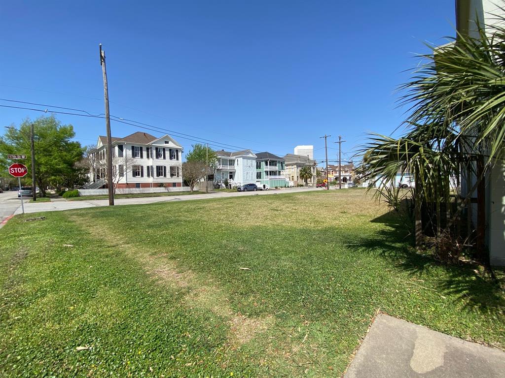 1628 Sealy Street